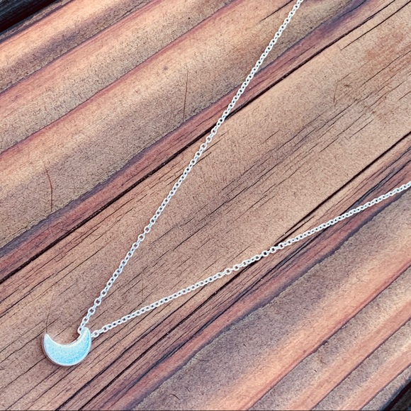 SILVER Crescent Moon ♡ Necklace GIFT - Picture 5 of 5